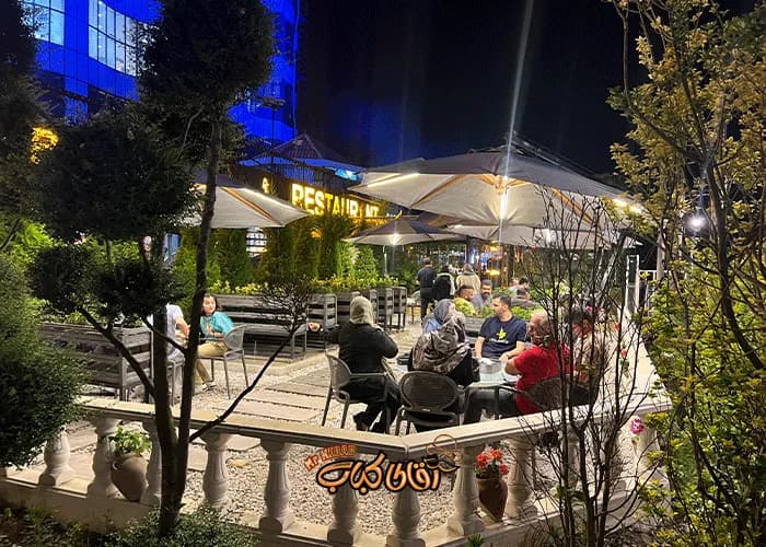 A pleasant atmosphere and a positive customer experience at a good restaurant.