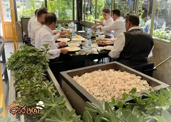 راهنمای رزرو میز در رستوران آقای کباب لاهیجان